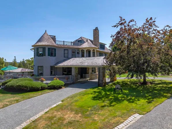 319 Grindstone Avenue, Winter Harbor, ME 04693