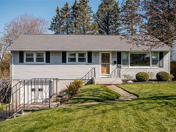 2nd image of 204 Salisbury Rd