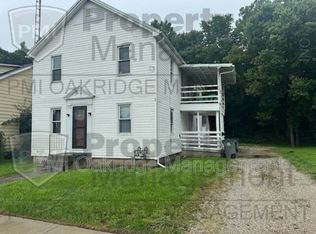 906 Race Dr, Troy, OH 45373