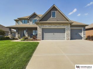 12358 Windward Ave, Papillion, NE 68046