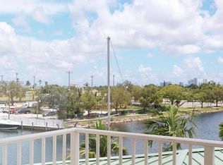 2415 NW 16th Street Rd #1-410, Miami, FL 33125