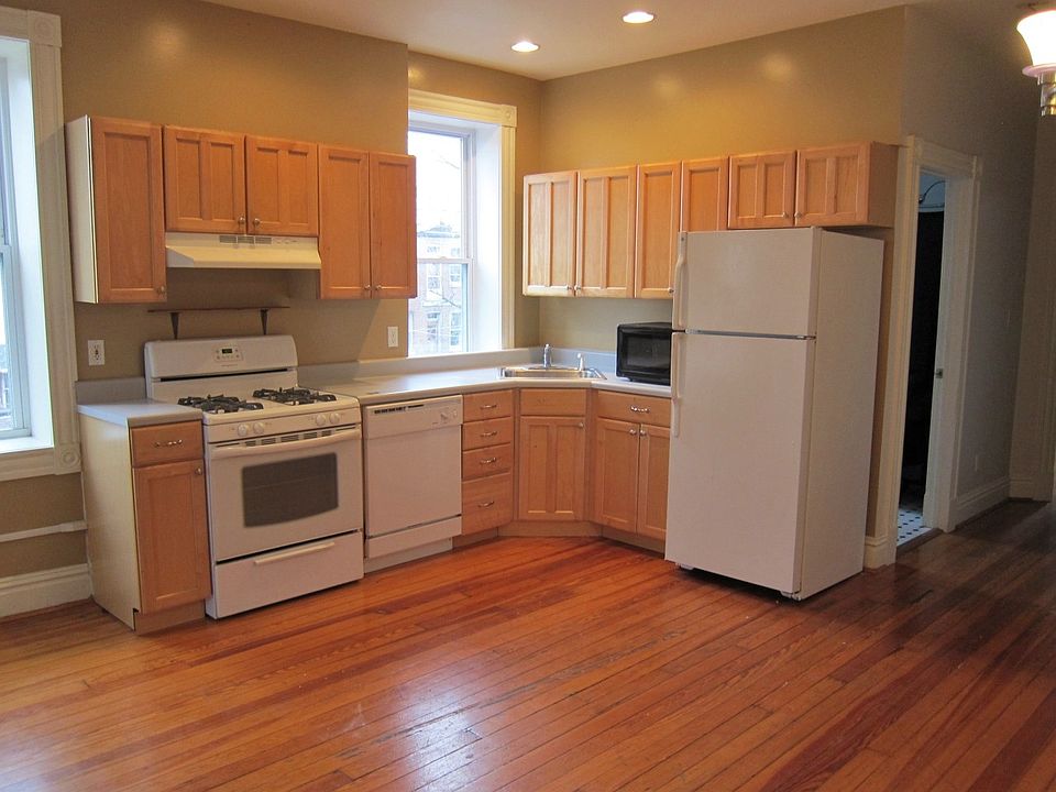 1st image of 4214 Dewey Ave