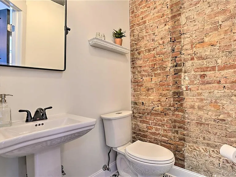 207 S Plank Rd — Photo 12