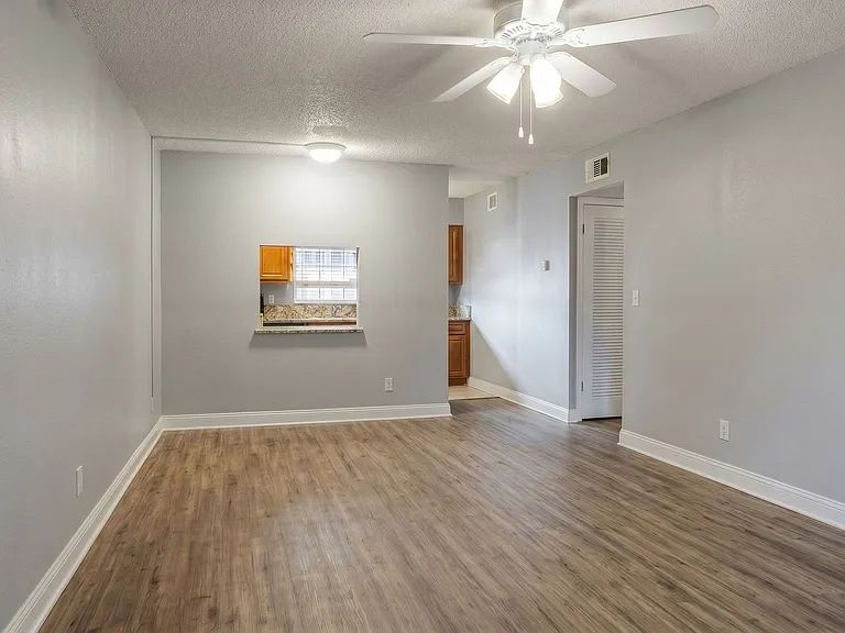 120 S Church Ave #201 — Photo 4