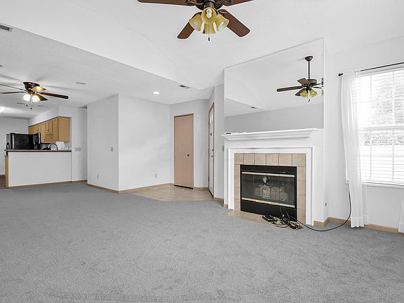 4th image of 115 Green Ln