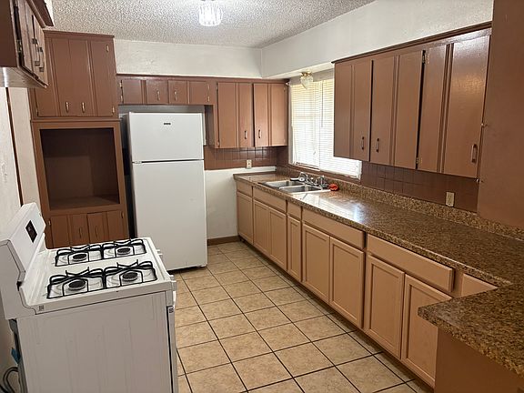 4th image of 9218 Laura Koppe Rd