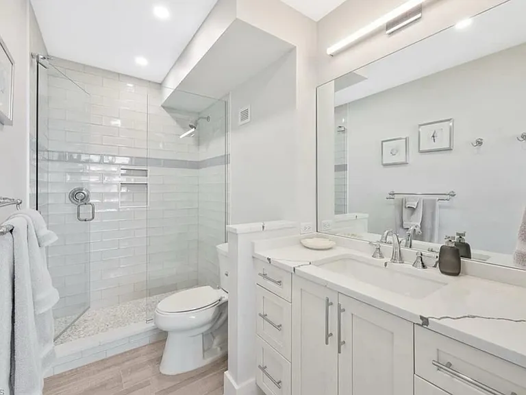 140 Seaview Ct #1404N — Photo 3