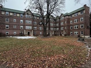 1108 Curtiss St APT B5, Downers Grove, IL 60515