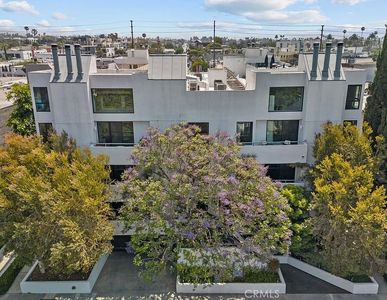 656 N West Knoll Dr APT 202, West Hollywood, CA, 90069