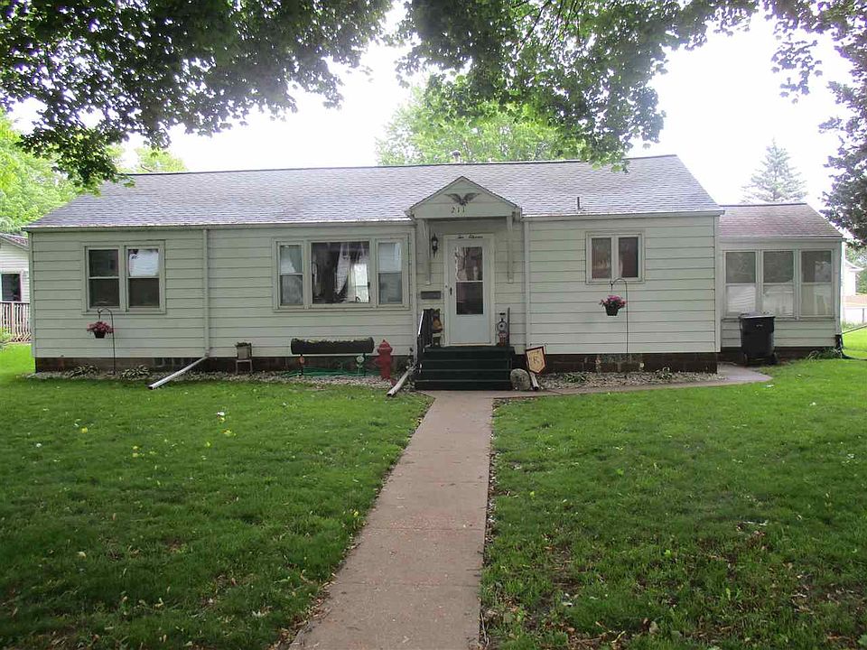 1st image of 211 Adams Pl