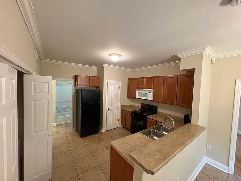 4441 Burbank Dr #906 — Photo 4