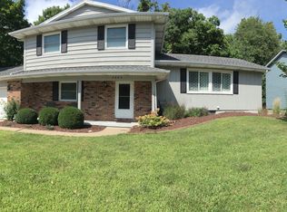 3223 W Westport Rd, Peoria, IL 61615