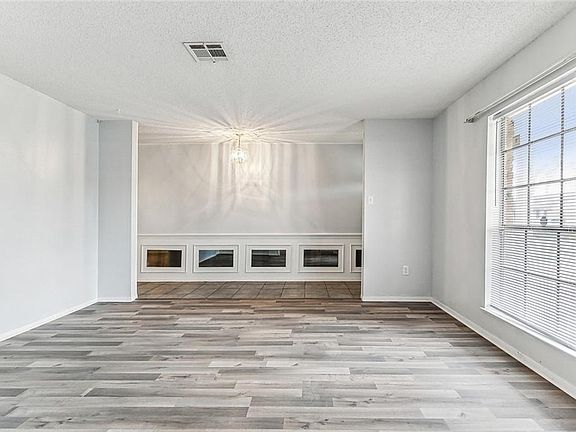 4th image of 5528 Niagara Dr