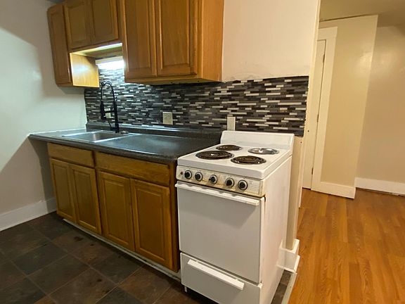 2nd image of 465 Saint John St #60vdx0s5v