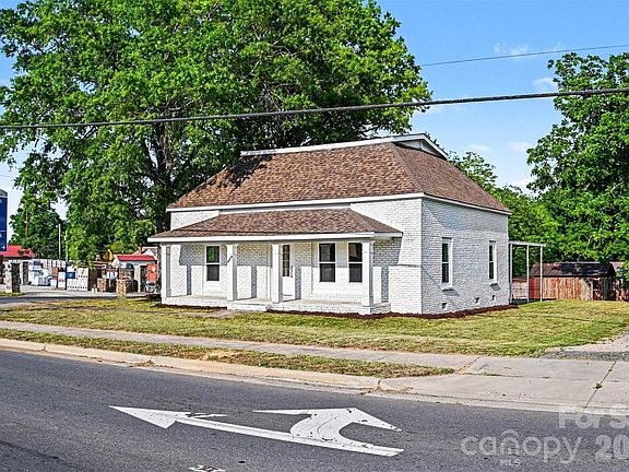 3rd image of 405 Aquadale Rd