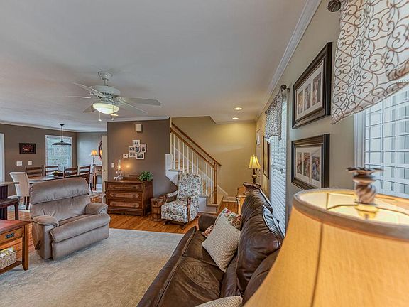 2nd image of 2663 Warren Dr