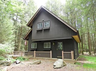202 Long View Ln, Pocono Pines, PA 18350