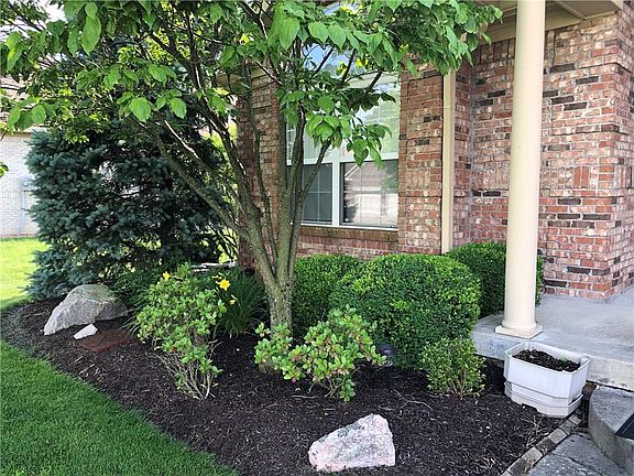 3rd image of 1363 N Westminster Ct