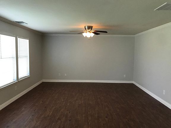 4th image of 3490 Hawthorne Trl