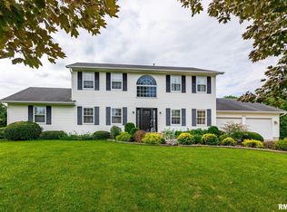 614 Edgehill Ct, Andalusia, IL 61232