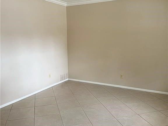 4th image of 1118 Lincoln St