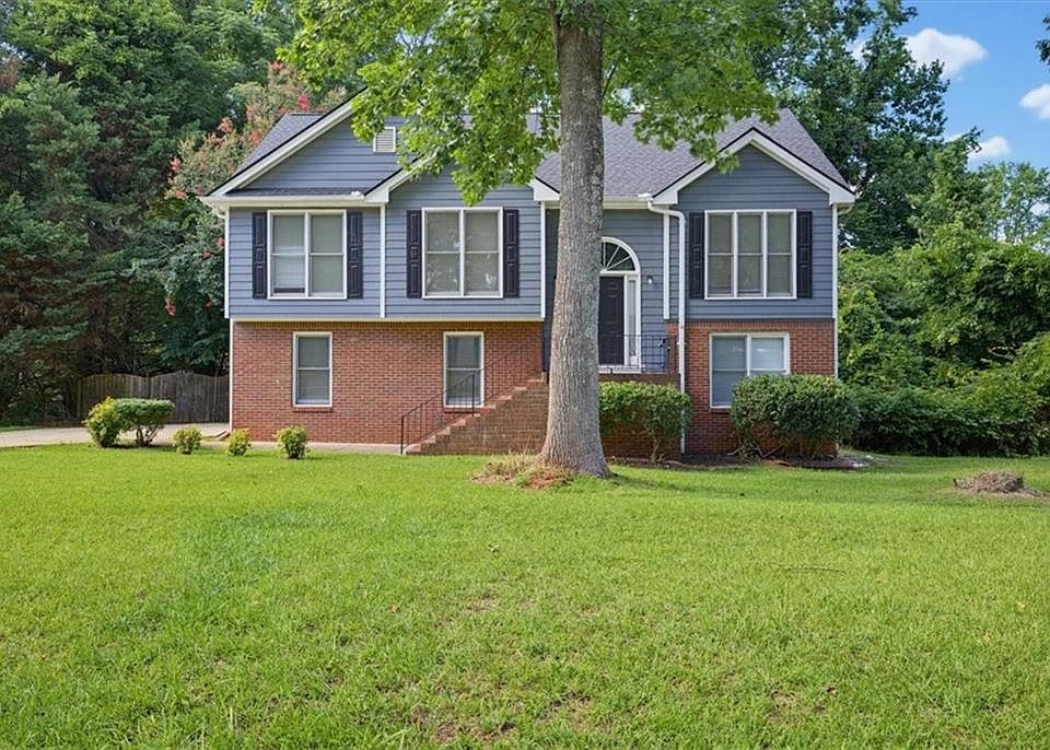 1st image of 10 Fairhaven Ct