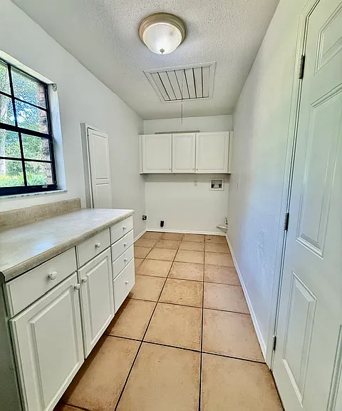 860 N Kansas Ave — Photo 20