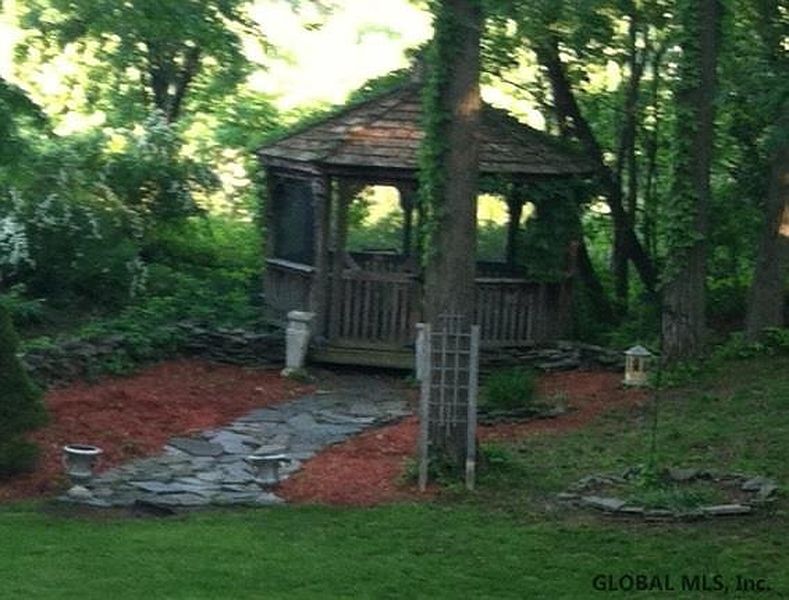 4th image of 25 AMITY POINTE Court