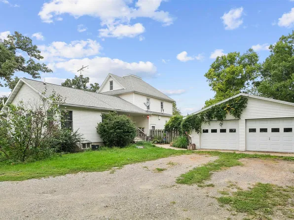 4351 32nd St, Grinnell, IA 50112