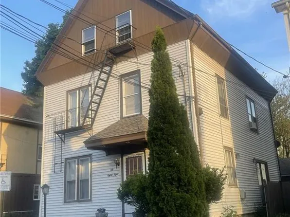 88 Bagley St, Central Falls, RI 02863