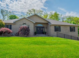 108 Sunray Dr, Aliquippa, PA 15001