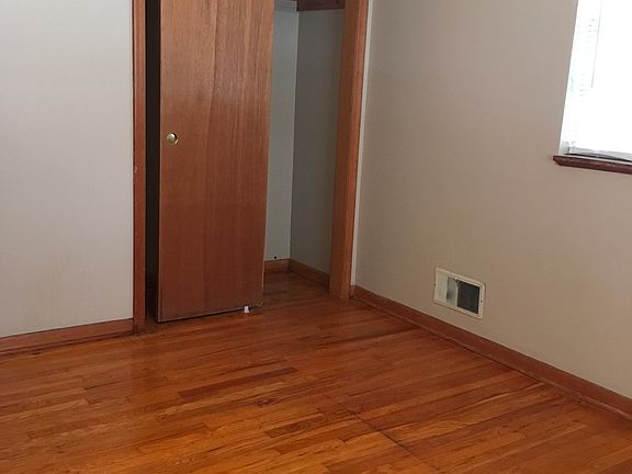 5th image of 1250 E 58th St