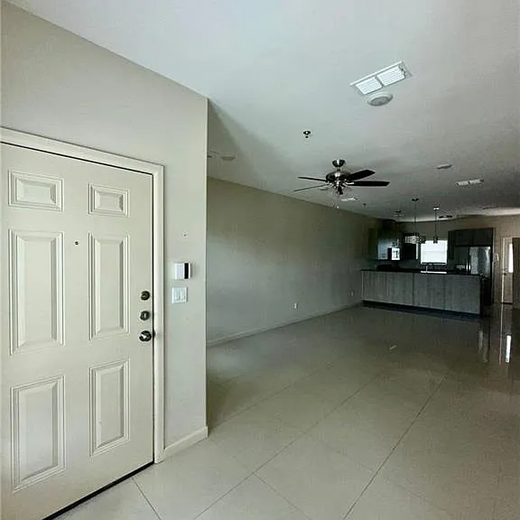 418 Newport Ave #2 — Photo 2
