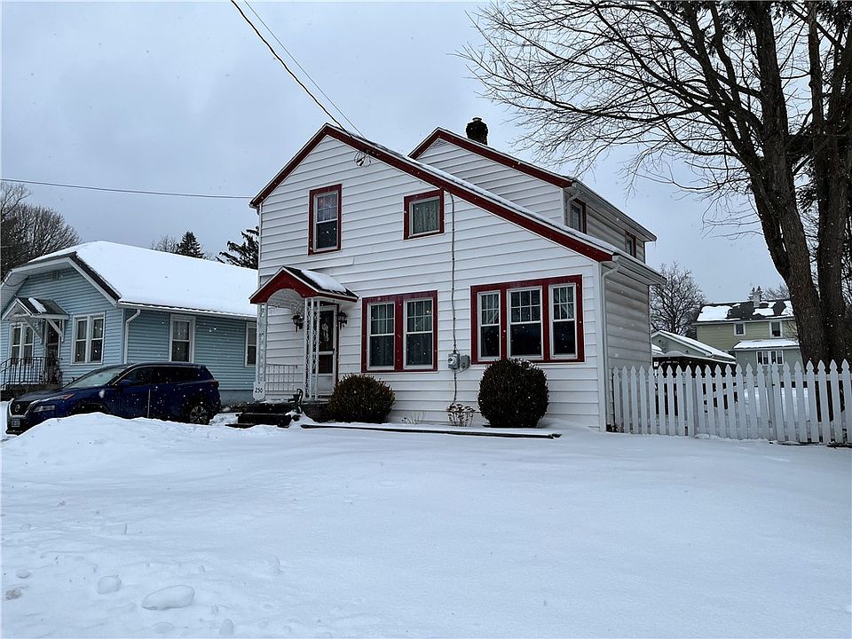 1st image of 250 W 13th St