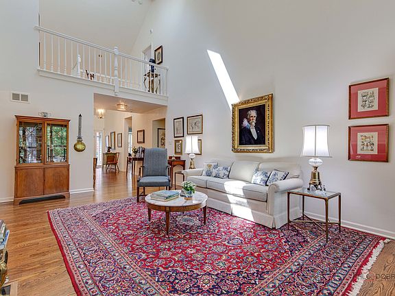 3rd image of 61 Warrington Ct