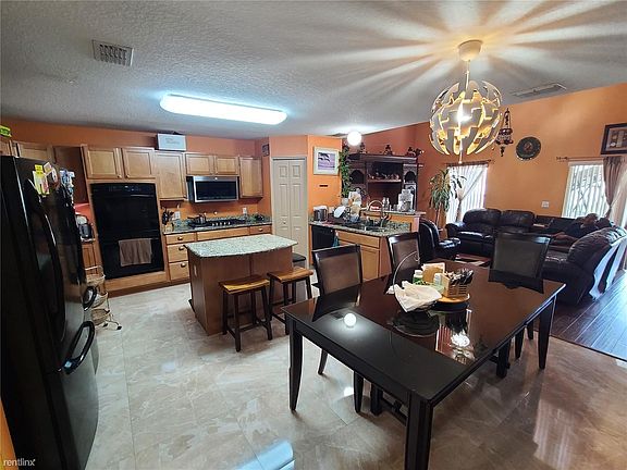 5th image of 7716R Park Hill Ave