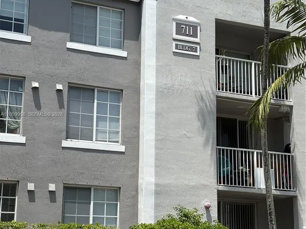 711 SW 111th Way APT 202, Hollywood, FL 33025