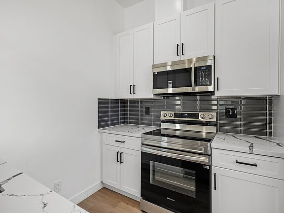 5th image of 2872 Preece St #2