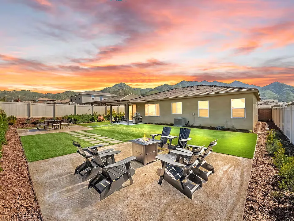 7906 Montecito Ln