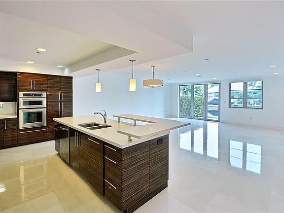 3rd image of 140 Isle Of Venice Drive #140