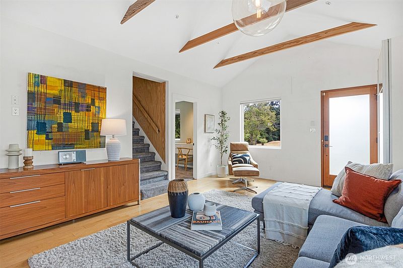 5th image of 3112 S Hudson Street