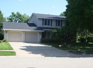 5208 96th St W, Bloomington, MN 55437