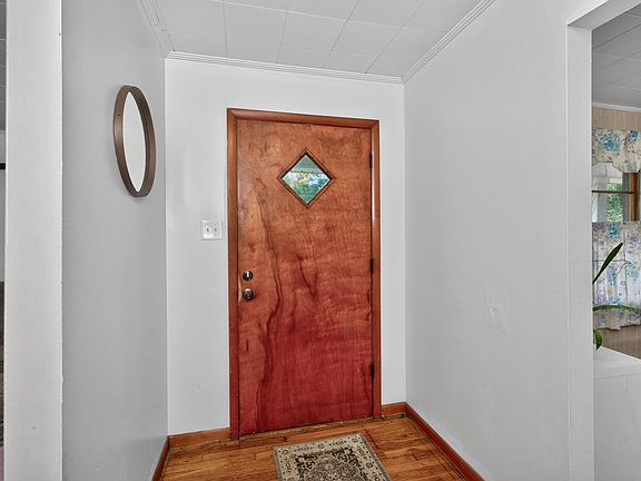 4th image of 118 Greenway Rd