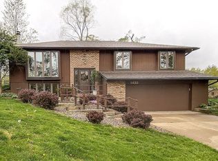 1433 Cardinal Ct NE, Cedar Rapids, IA 52402