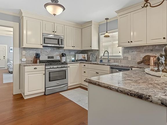 5th image of 1405 Kirkman St