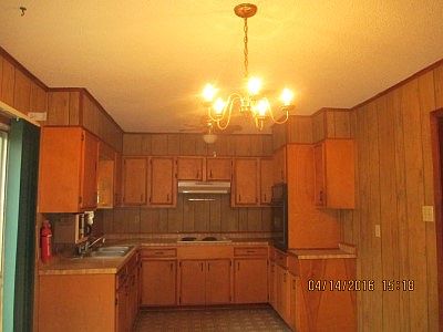 3rd image of 909 Richmond Dr