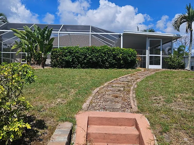 511 Palmetto Dr NE — Photo 29