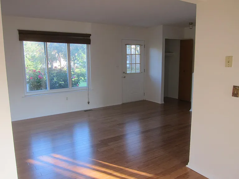 163 Sheffield — Photo 4