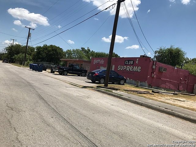 2nd image of 238 Guthrie St