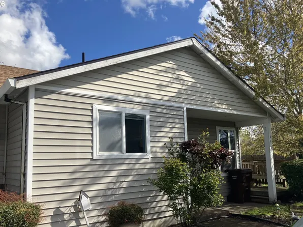 695 Mary Dr, Molalla, OR 97038